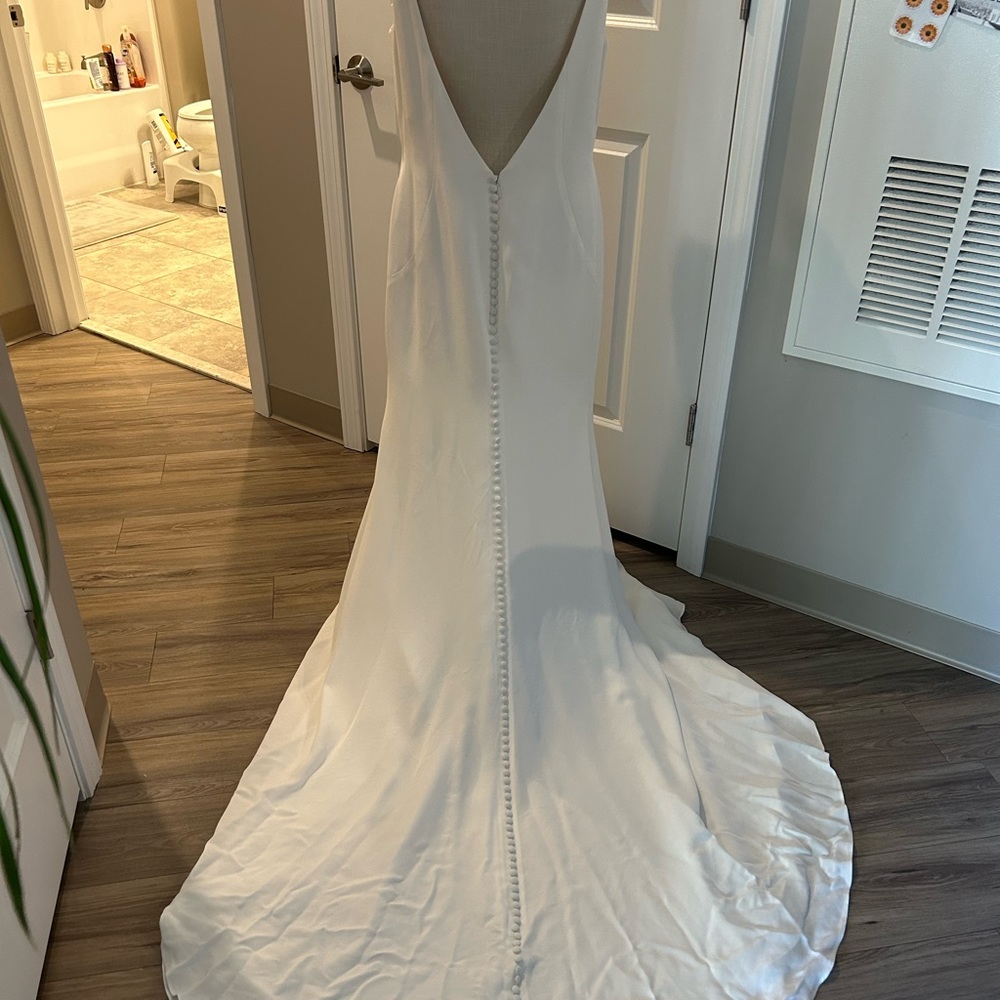 Size 14  IVORY Alfred Angelo Wedding Dress and Veil